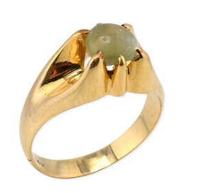 14K Gold Ring with Cat’s-Eye Sapphire