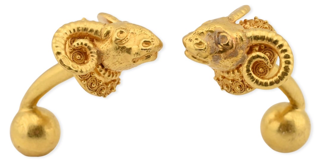 Pair of Ram’s Head Cufflinks in 18K Yellow Gold (1 of 5)