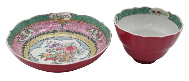 Chinese Famille Rose Porcelain Teacup and Saucer