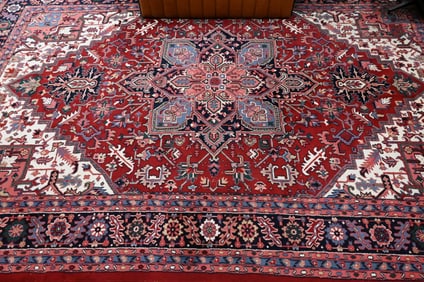 Heriz Oriental Carpet