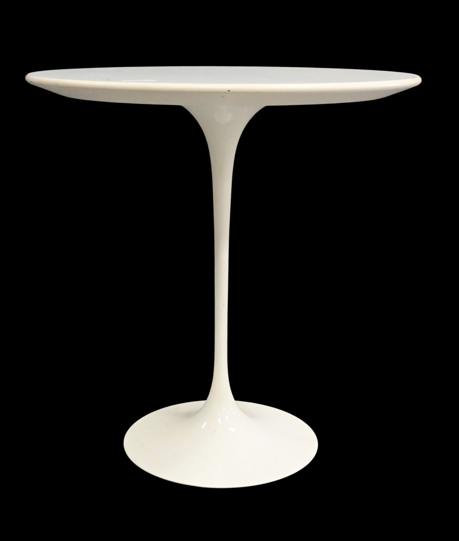 Knoll Eero Saarinen Tulip End Table: Knoll Eero Saarinen Tulip End Table stamped Knoll with model #4AK1001 height 20 1/2 inches, diameter 20 inches