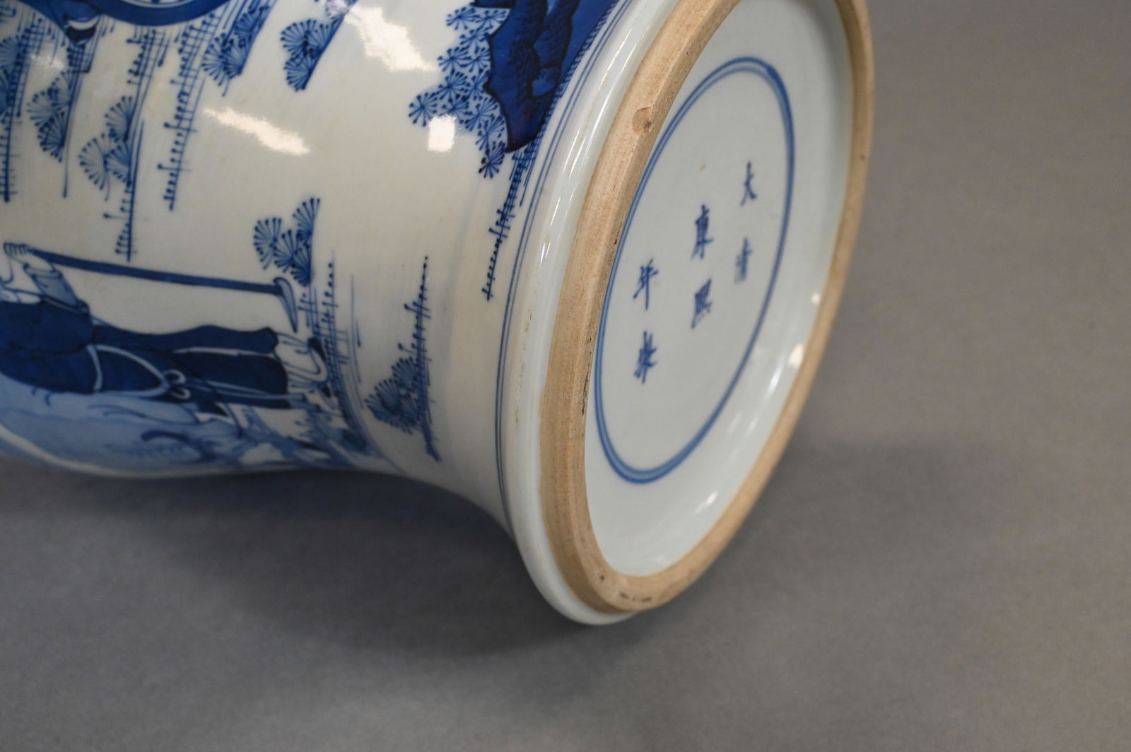 Two Chinese Porcelain Vases - 6