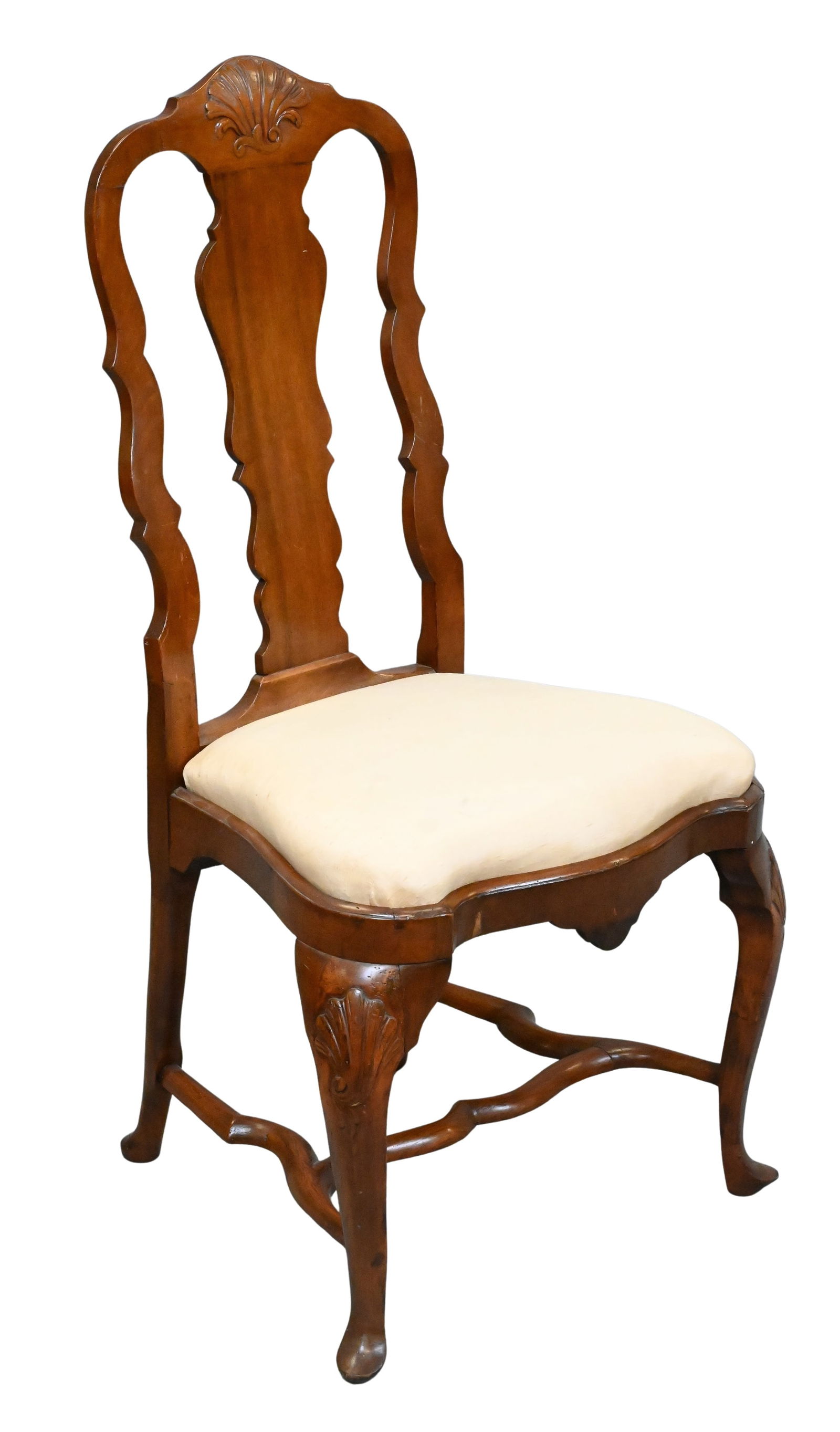 English Queen Anne Mahogany Side Chair: English Queen Anne Mahogany Side Chair having shaped back with a carved shell crest above a solid vase-form splat, flanked by serpentine stiles, over a slip seat, raised on cabriole legs carved at