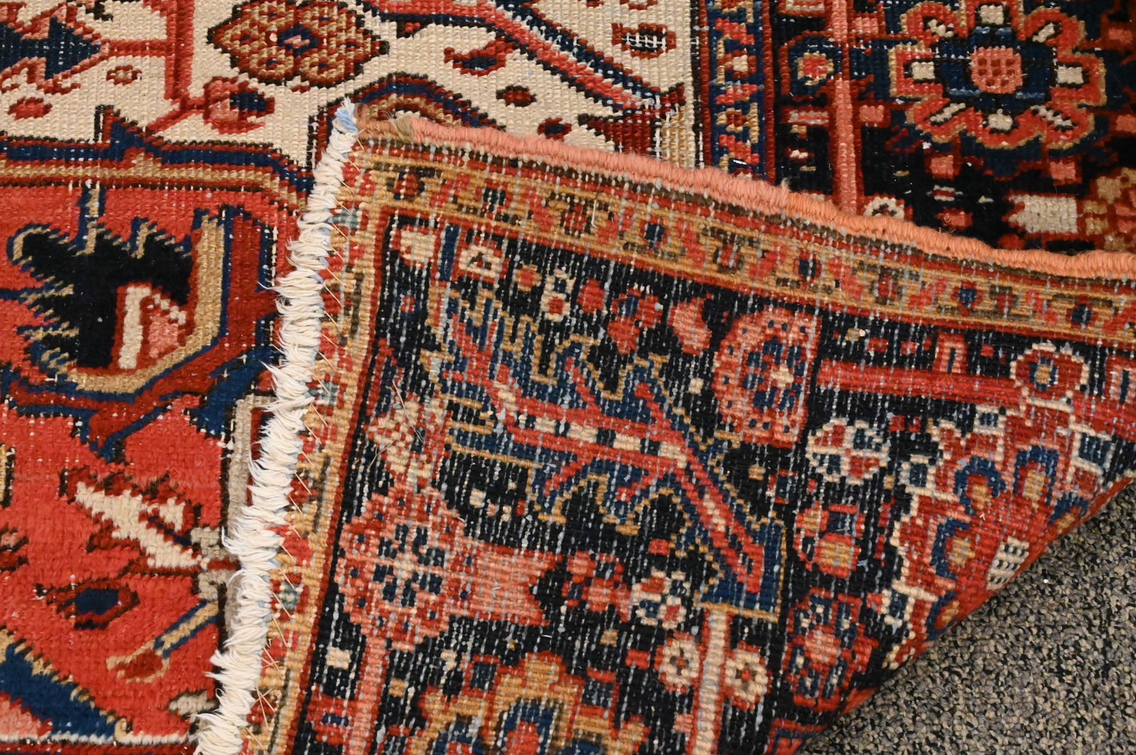 Heriz Oriental Carpet - 7
