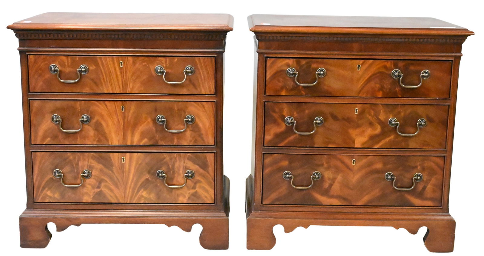 Hickory Chair Company Pair of Mahogany Three Drawer Diminutive Chest (1 of 4)