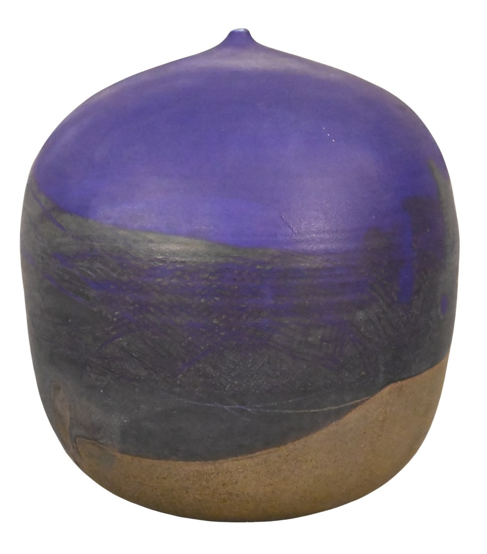 Toshiko Takaezu (Japanese/American 1922-2011): Toshiko Takaezu (Japanese/American 1922-2011) Closed Form Moon Pot Vessel with Rattle, circa 1990 Globular closed-form ceramic vessel with a pointed finial, finished in deep cobalt and charcoal