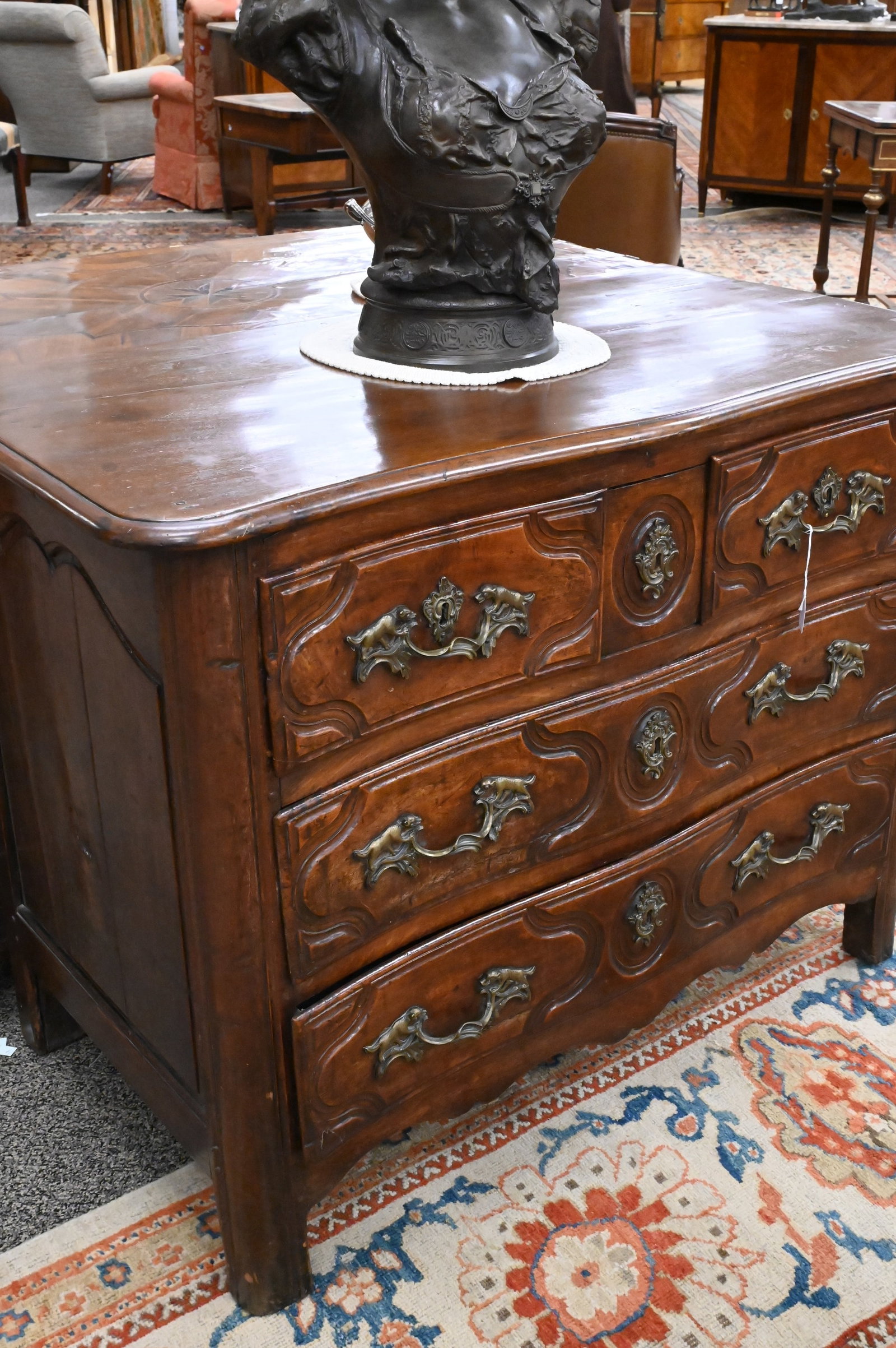 Louis XV Provincial Walnut Commode - 3