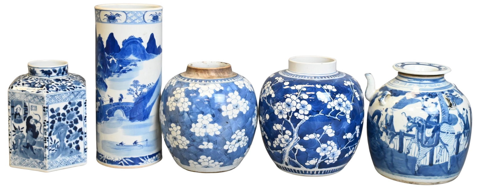Five Chinese Blue and White Porcelain Pieces (1 of 6)