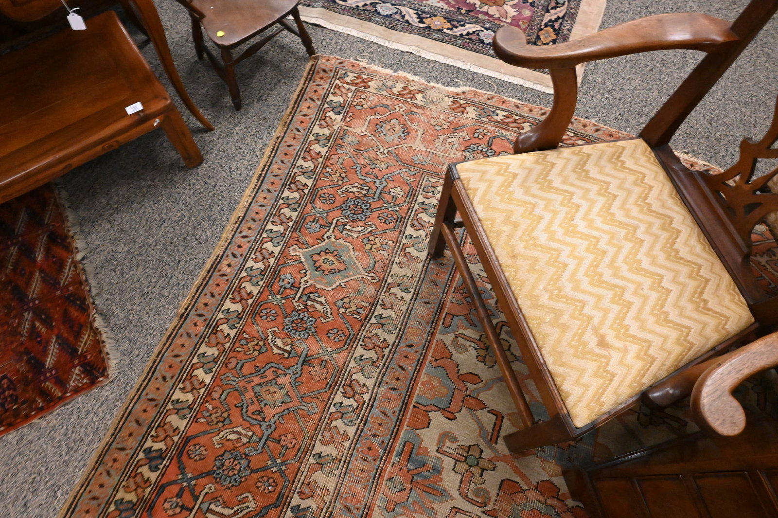 Heriz Oriental Carpet - 7