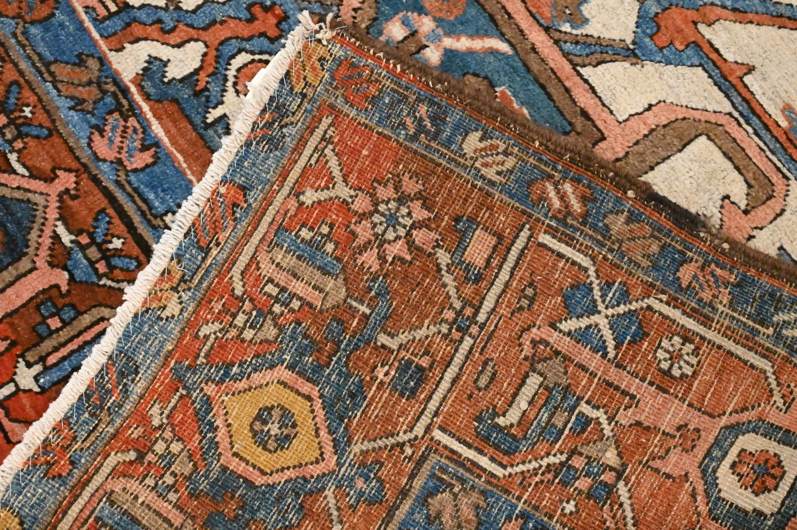 Serapi Oriental Carpet - 3