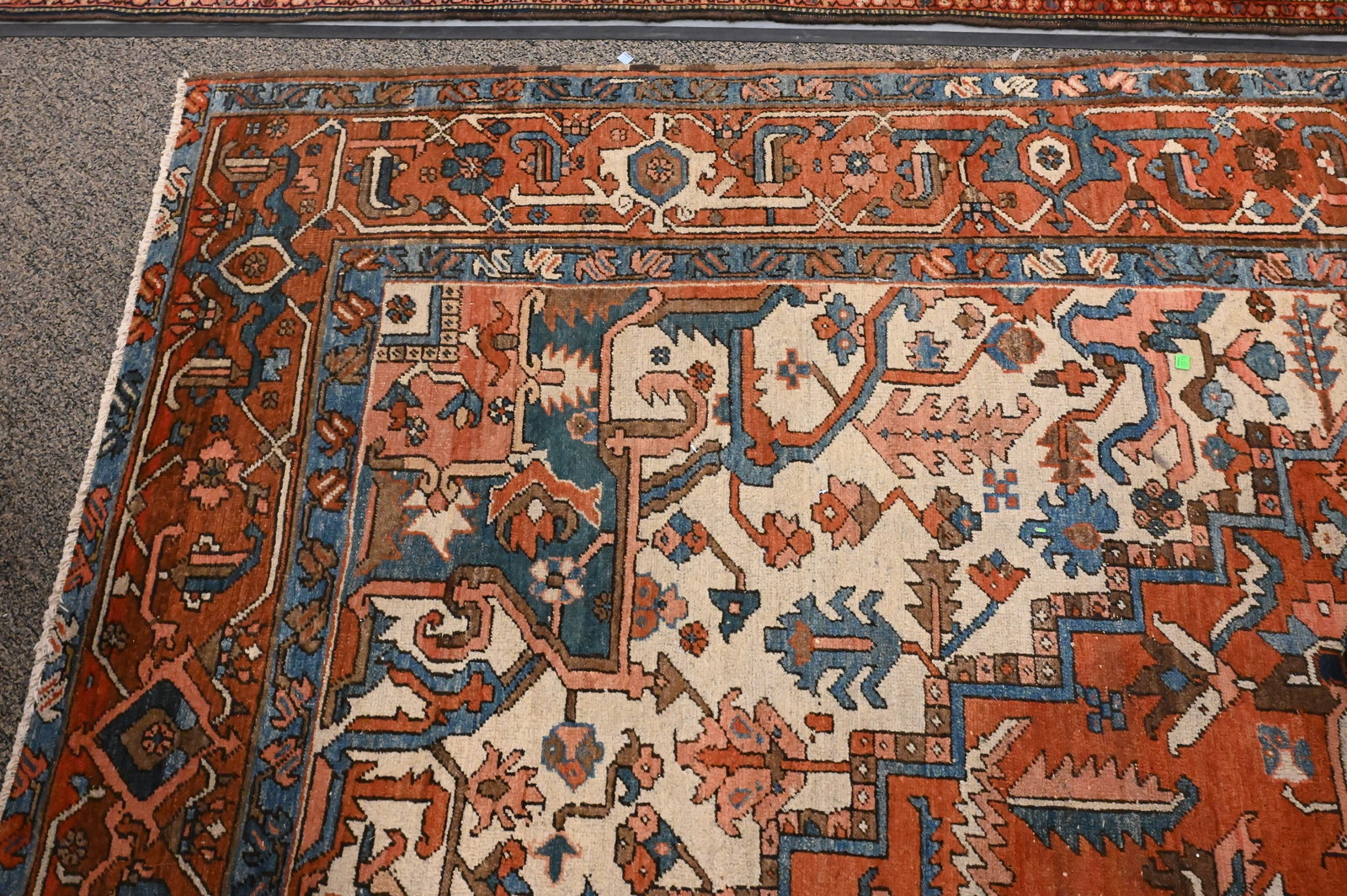 Serapi Oriental Carpet - 4