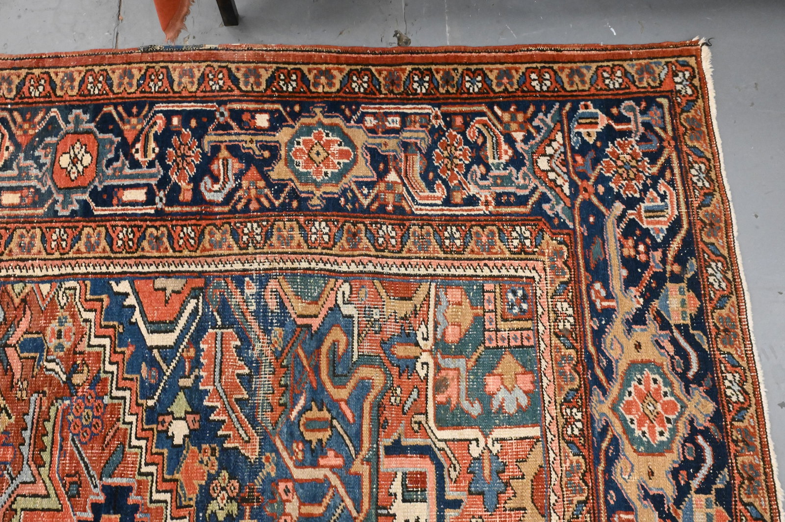 Heriz Oriental Carpet - 3