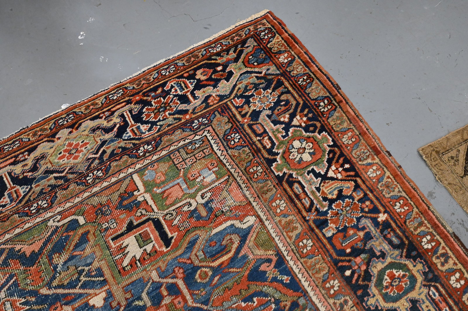 Heriz Oriental Carpet - 5