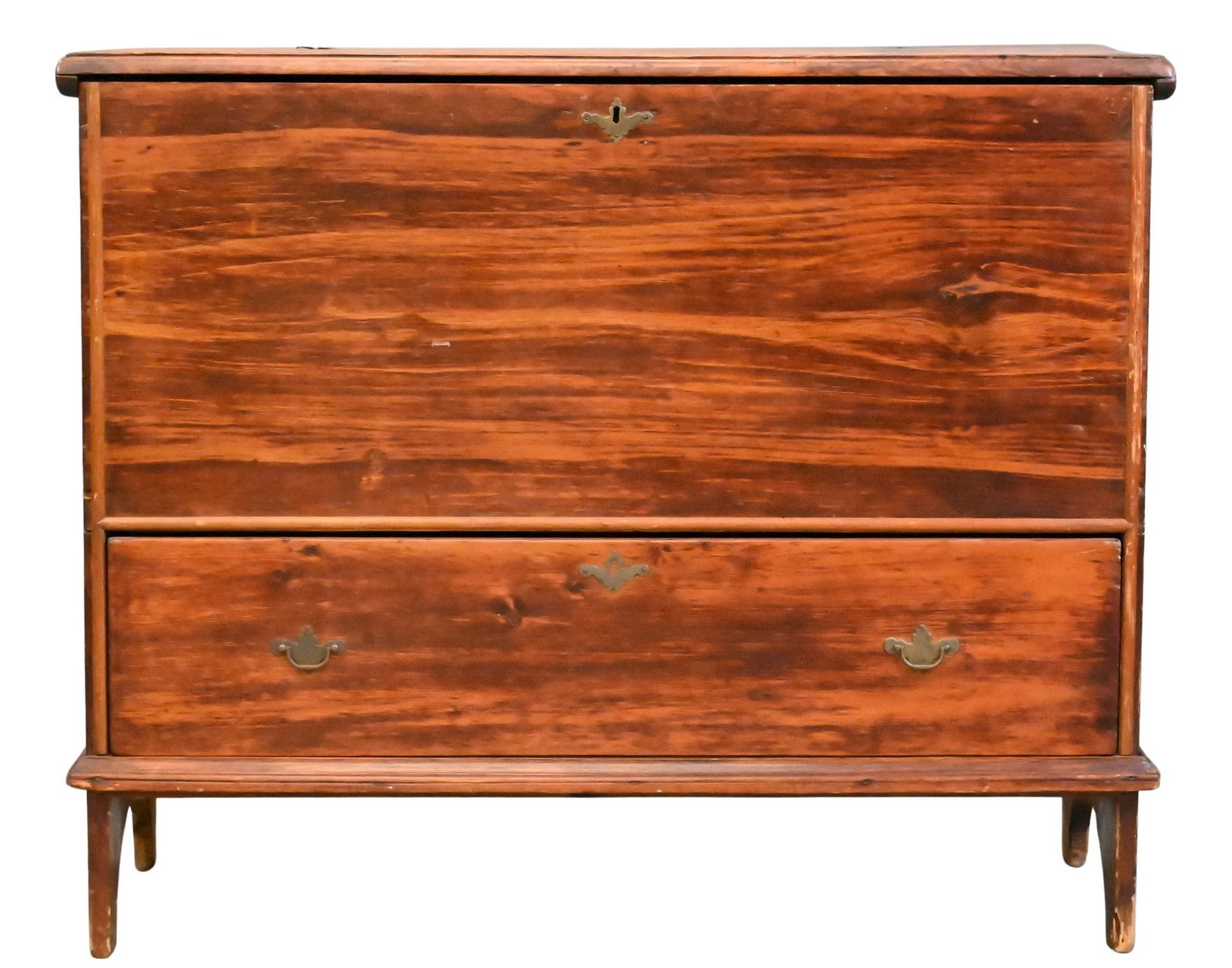 Grain Painted Lift Top Blanket Chest: Grain Painted Lift Top Blanket Chest having snipe hinges, one drawer, and set on bracket feet height 34 1/2 inches, top 18" x 41 1/2" Provenance: Property of Mr. and Mrs. John D. Rockefeller III,