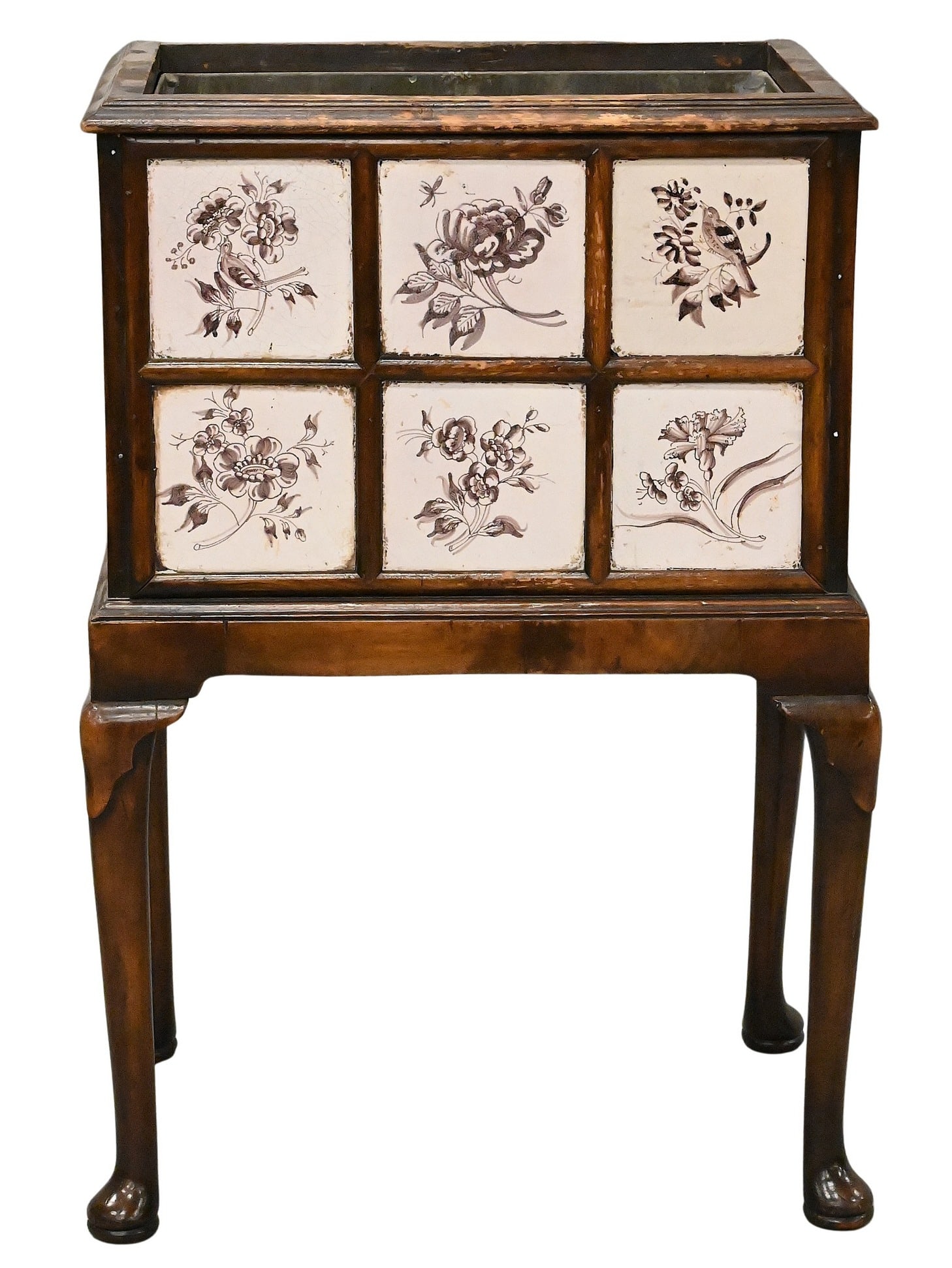 Queen Anne Style Planter (1 of 5)