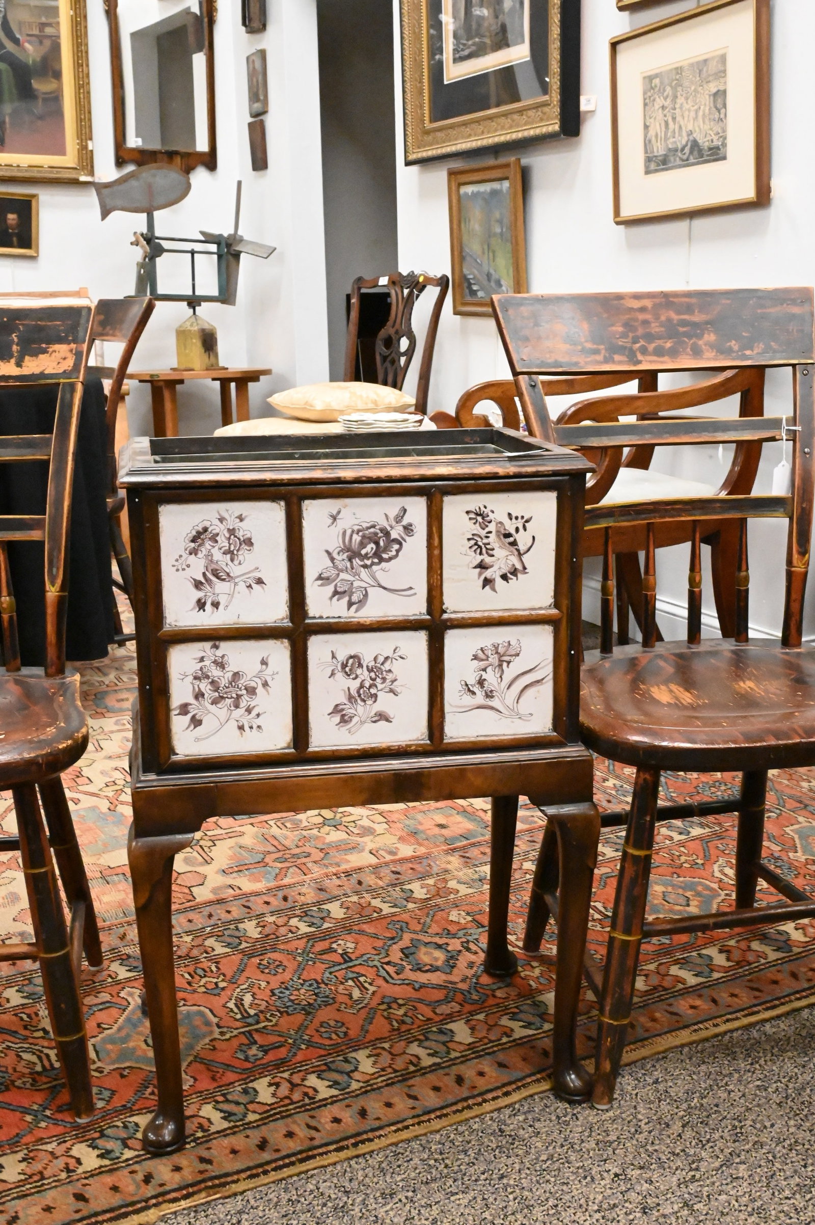 Queen Anne Style Planter - 2