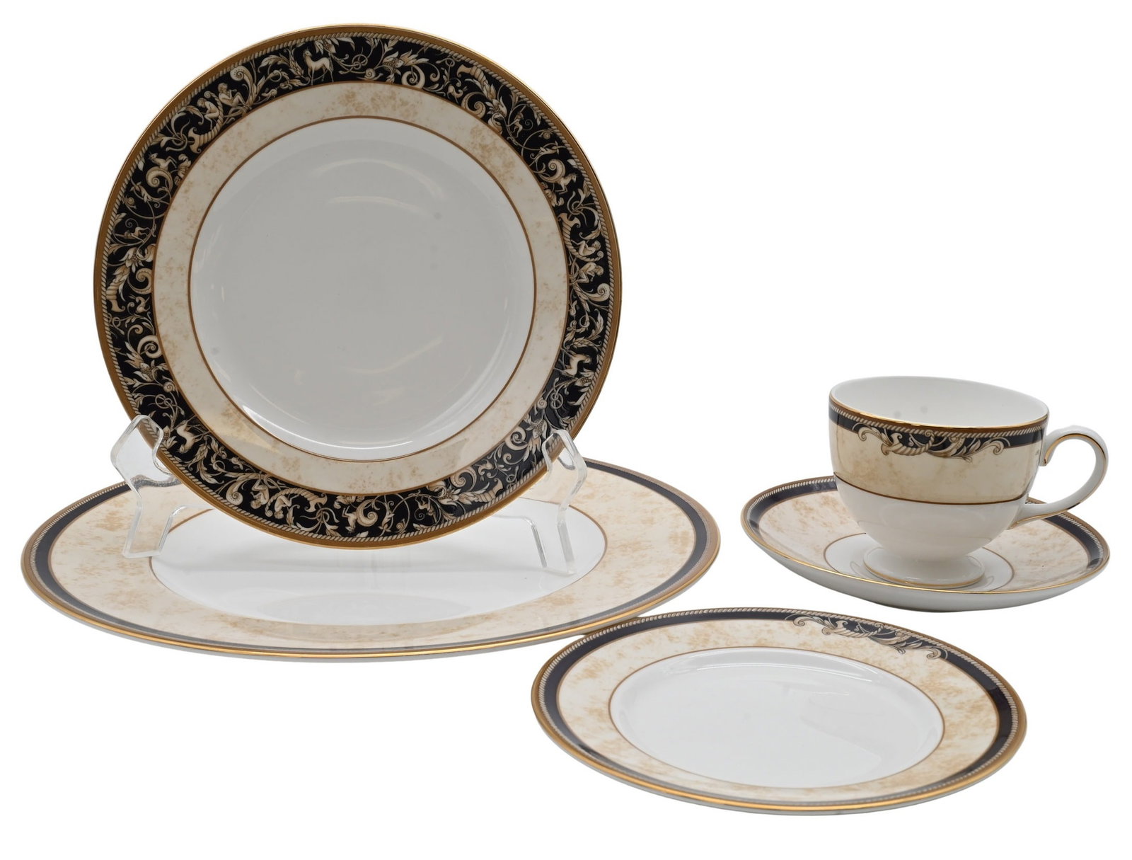 63 Piece Set of Wedgwood "Cornucopia" Dinner Service (1 of 6)