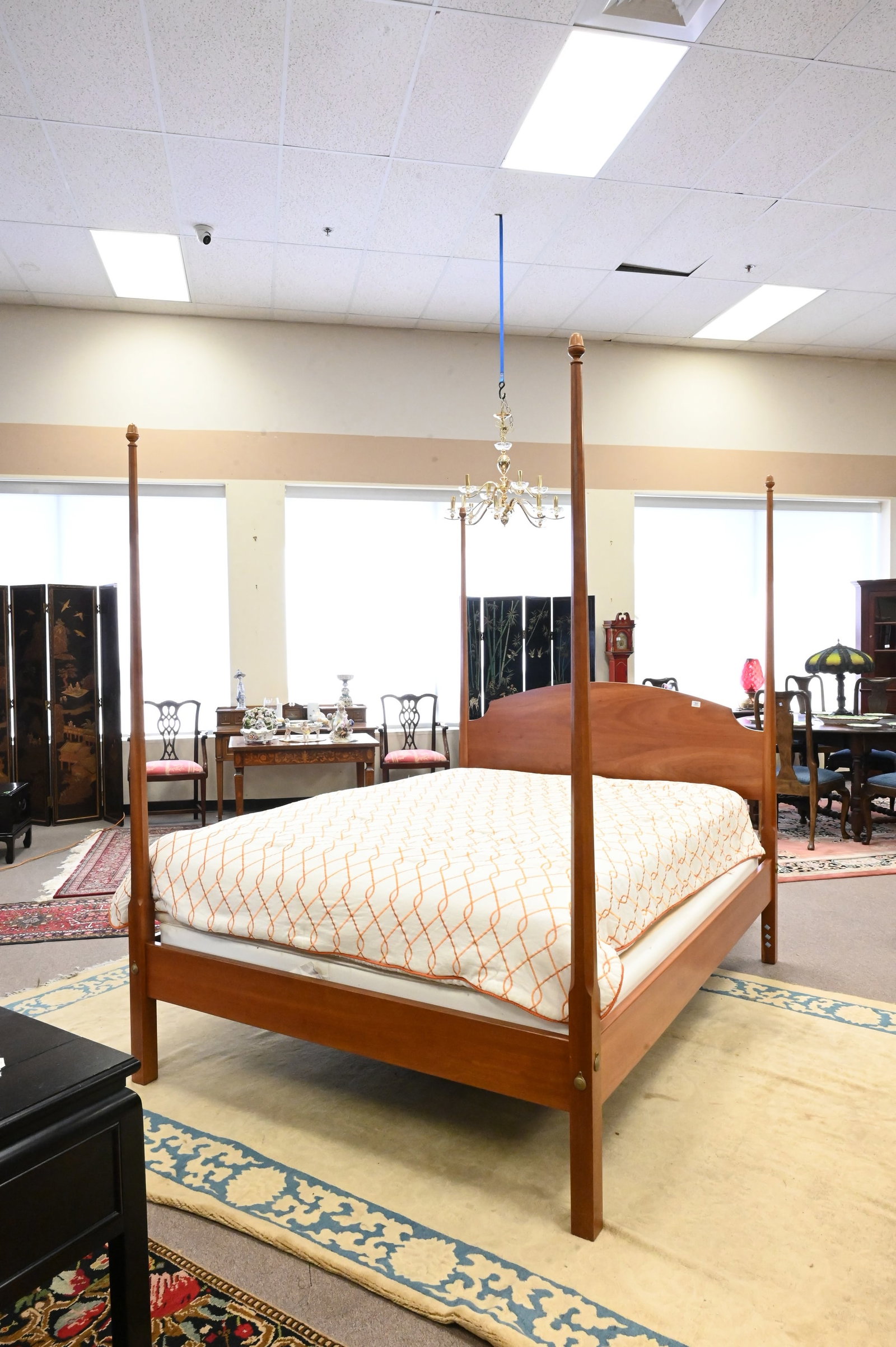 Leonards Cherry Queen Four Post Bed - 3