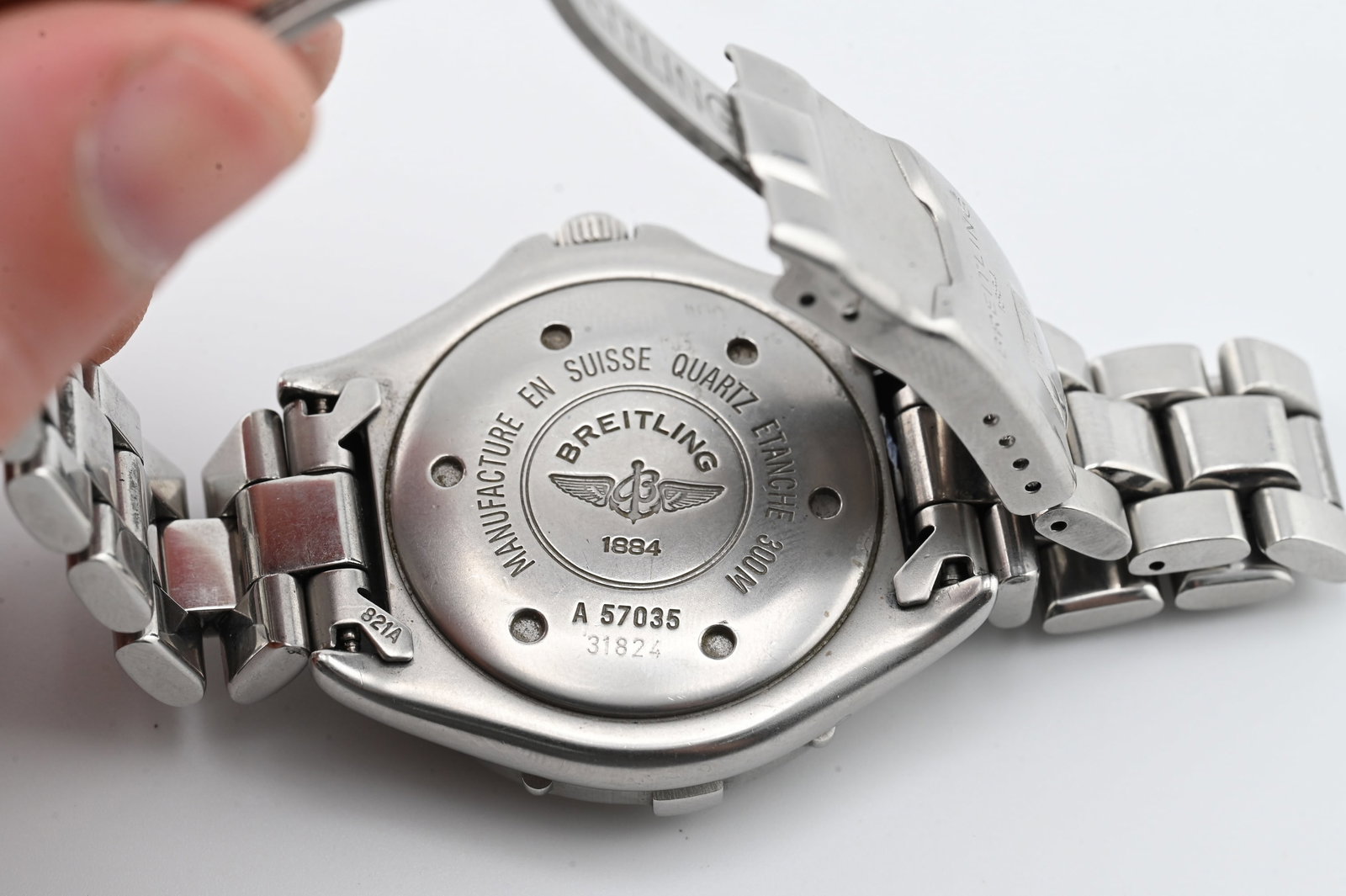 Breitling Reference A57035 Quartz Wristwatch - 3