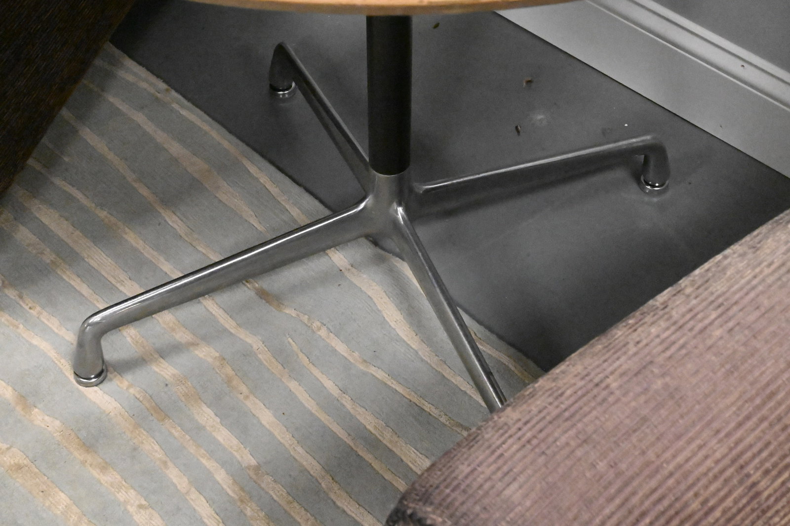 Charles and Ray Eames for Herman Miller Round Table - 3
