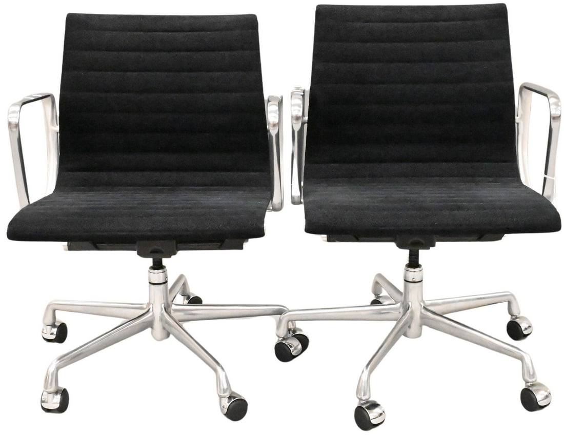 Pair of Herman Miller Eames Aluminum Group "Management Desk Chairs" Designed by Charles and Ray (1 of 4)