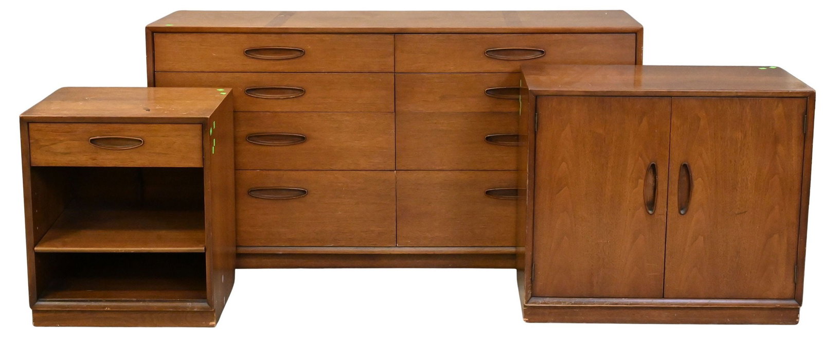 Four Piece Henredon "Circa 60" Mid-Century Modern Walnut Bedroom Set (1 of 5)