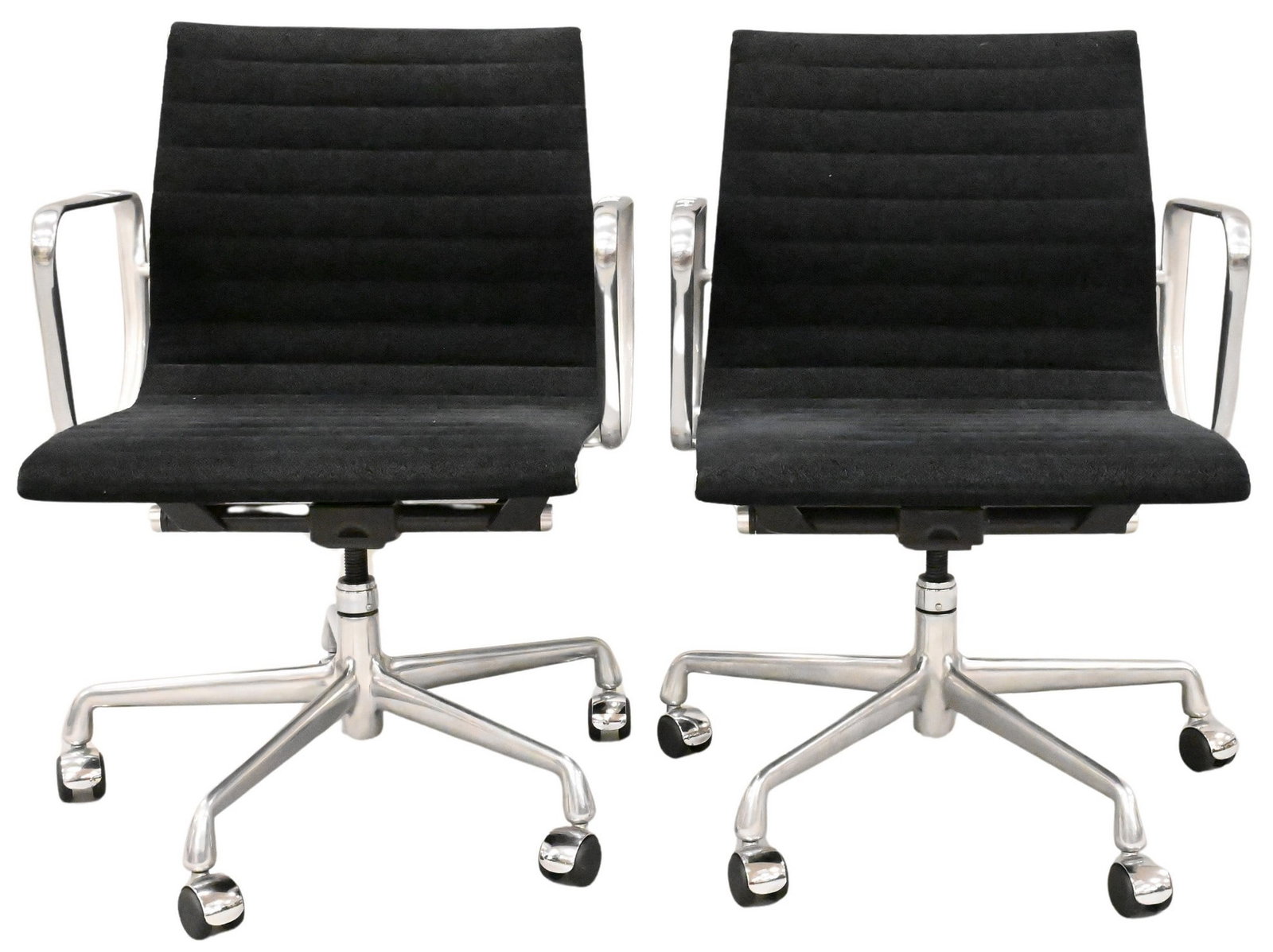 Pair of Herman Miller Eames Aluminum Group "Management Desk Chairs" Designed by Charles and Ray (1 of 4)