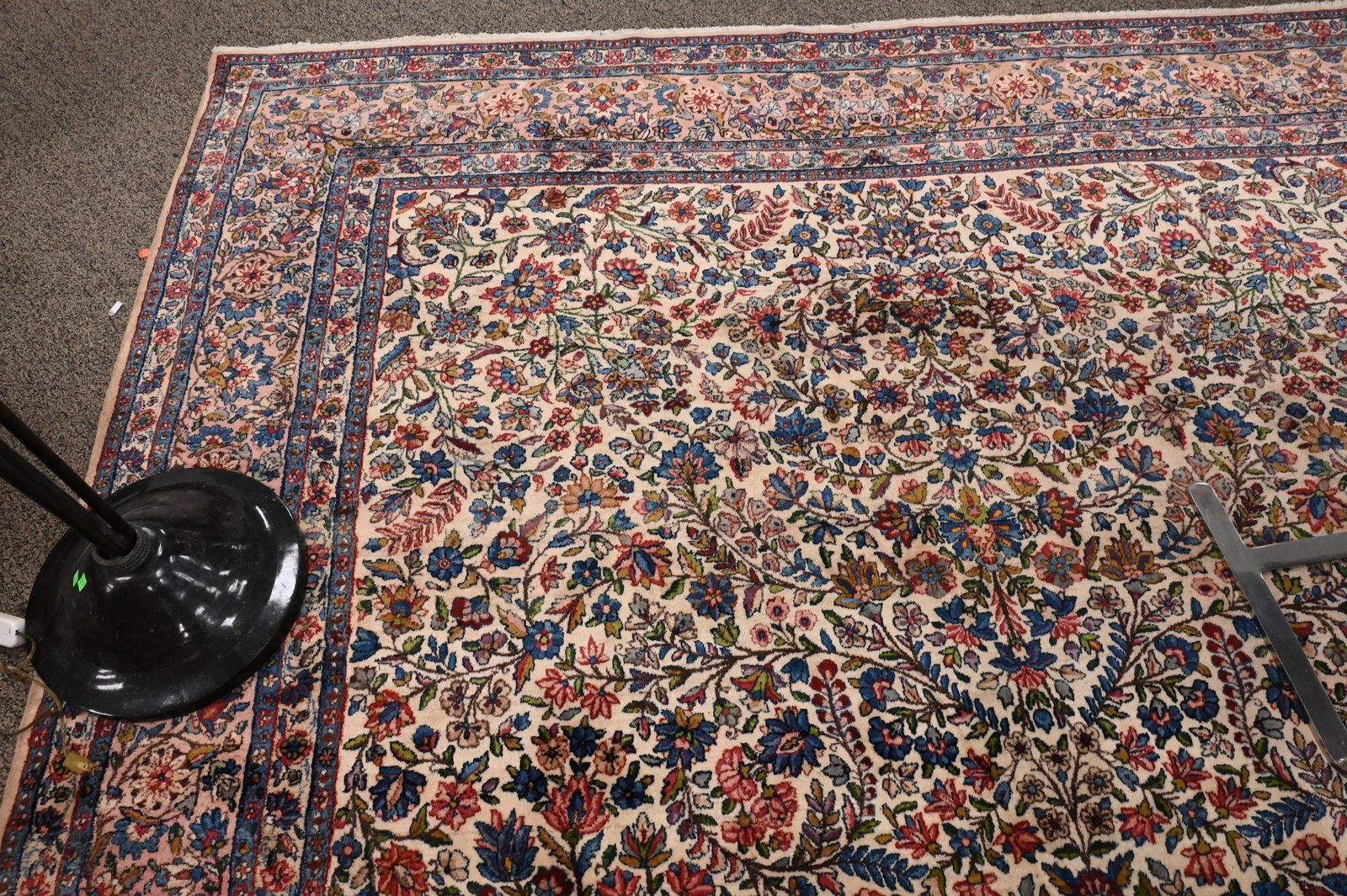 Kirman Oriental Carpet - 4