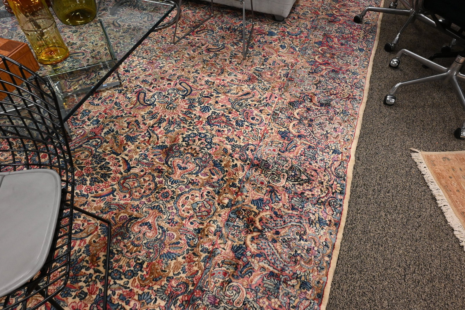 Kirman Oriental Carpet - 3