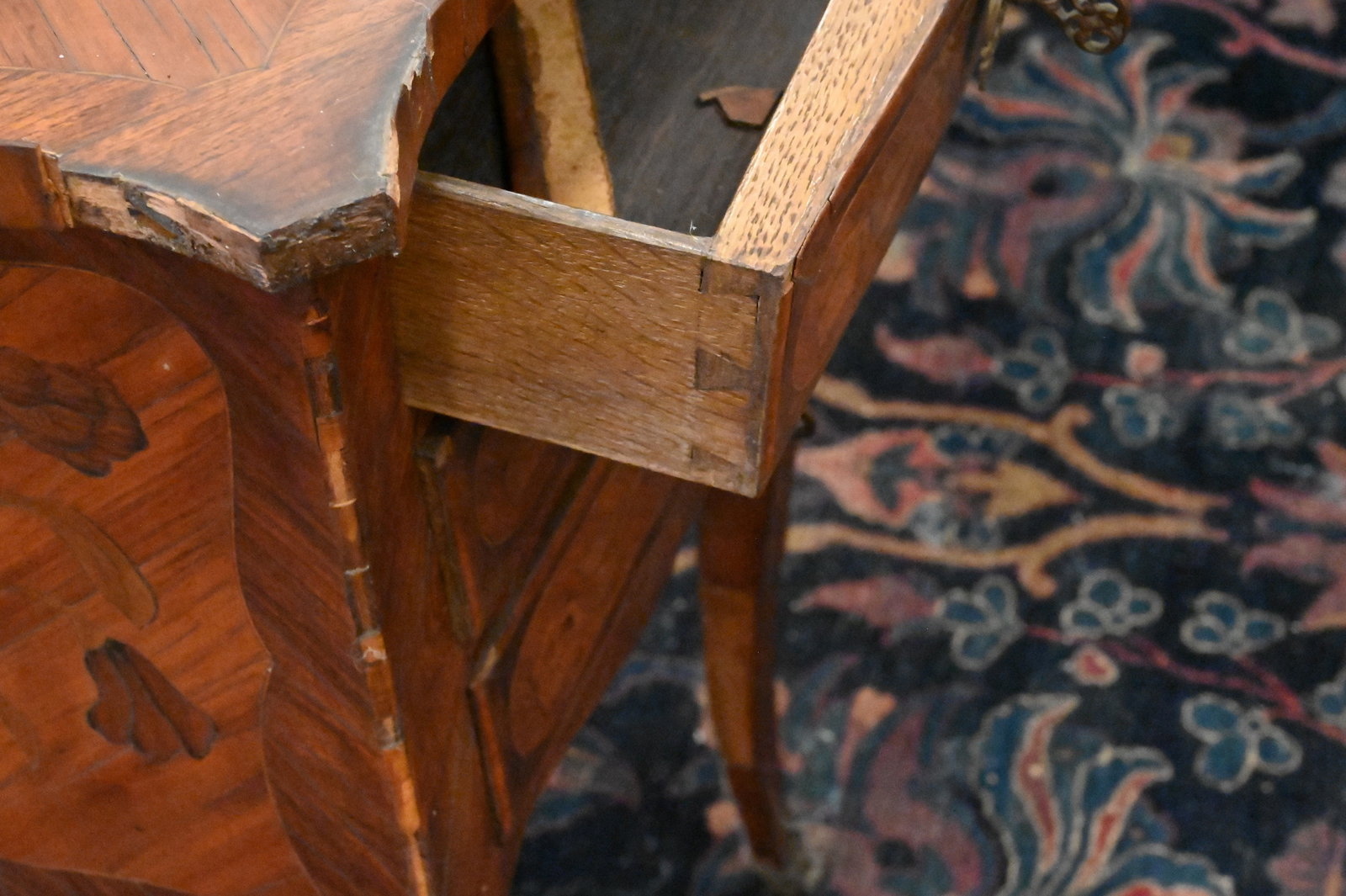 Two Louis XV Style Stands - 4