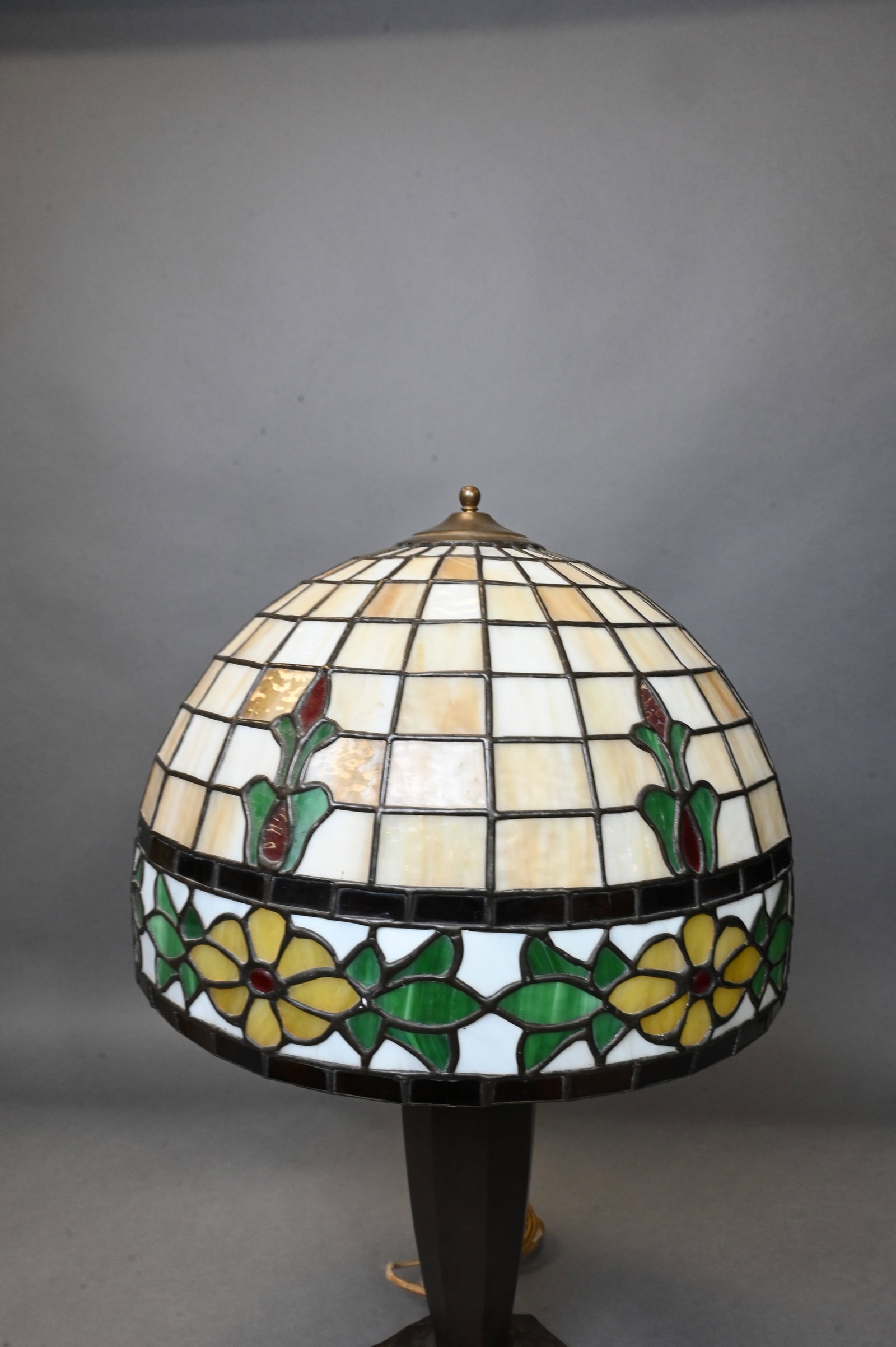 Leaded Glass Table Lamp - 3