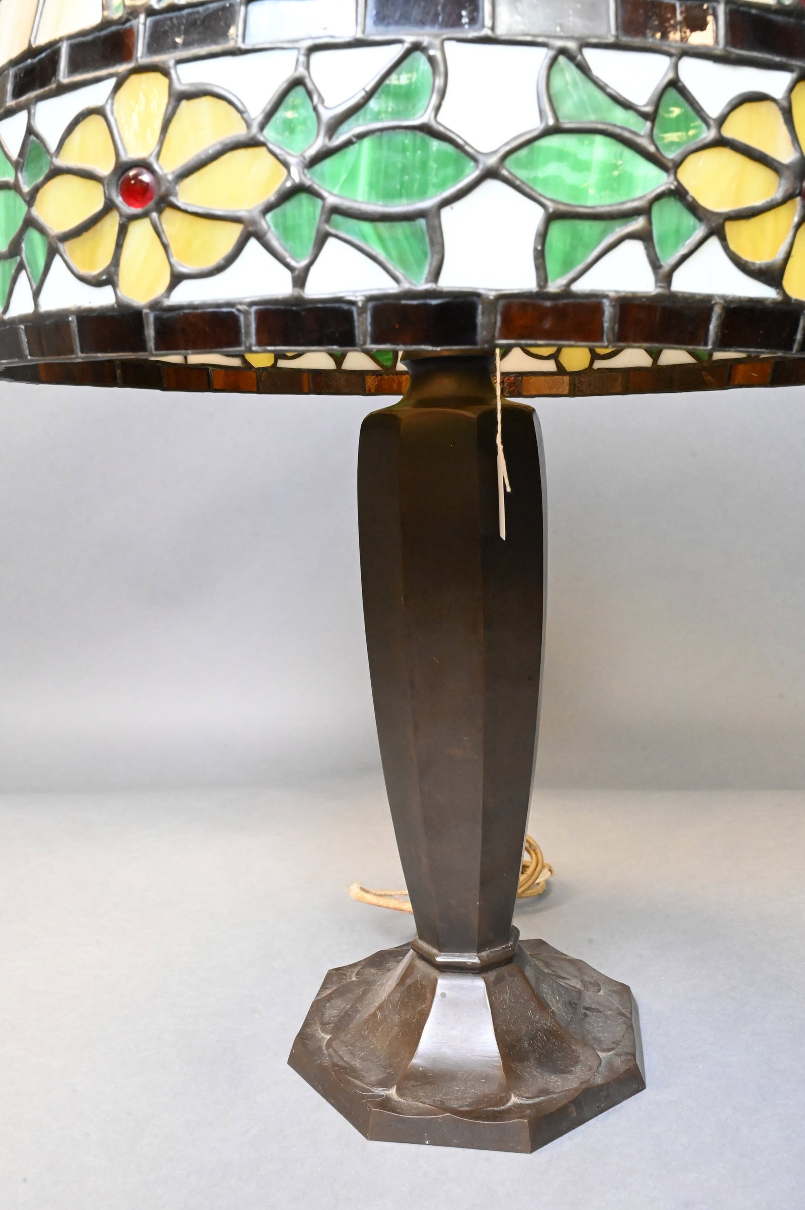 Leaded Glass Table Lamp - 4