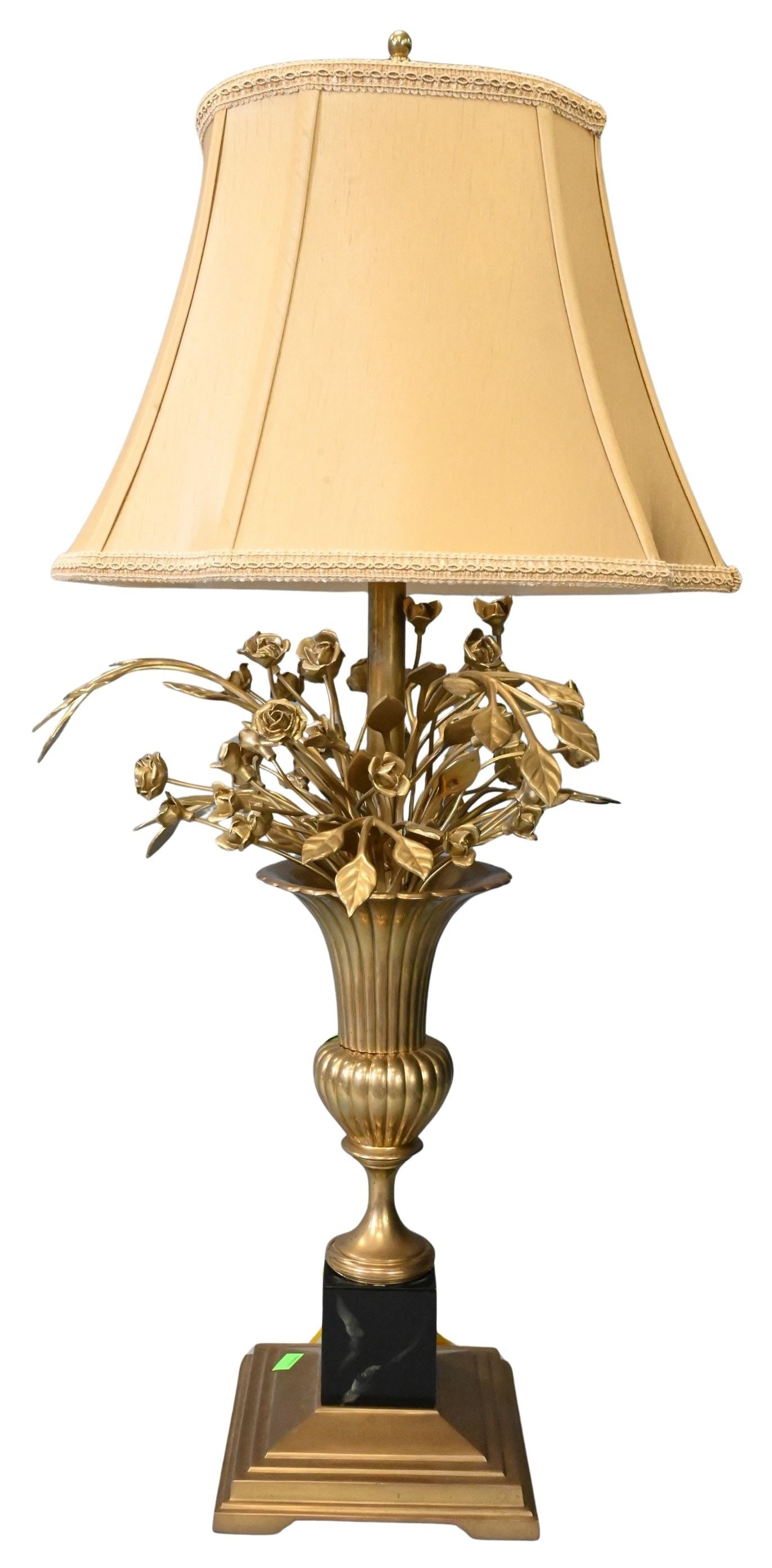 Frederick Cooper and Wildwood Classic Rose Bouquet Table Lamp (1 of 4)