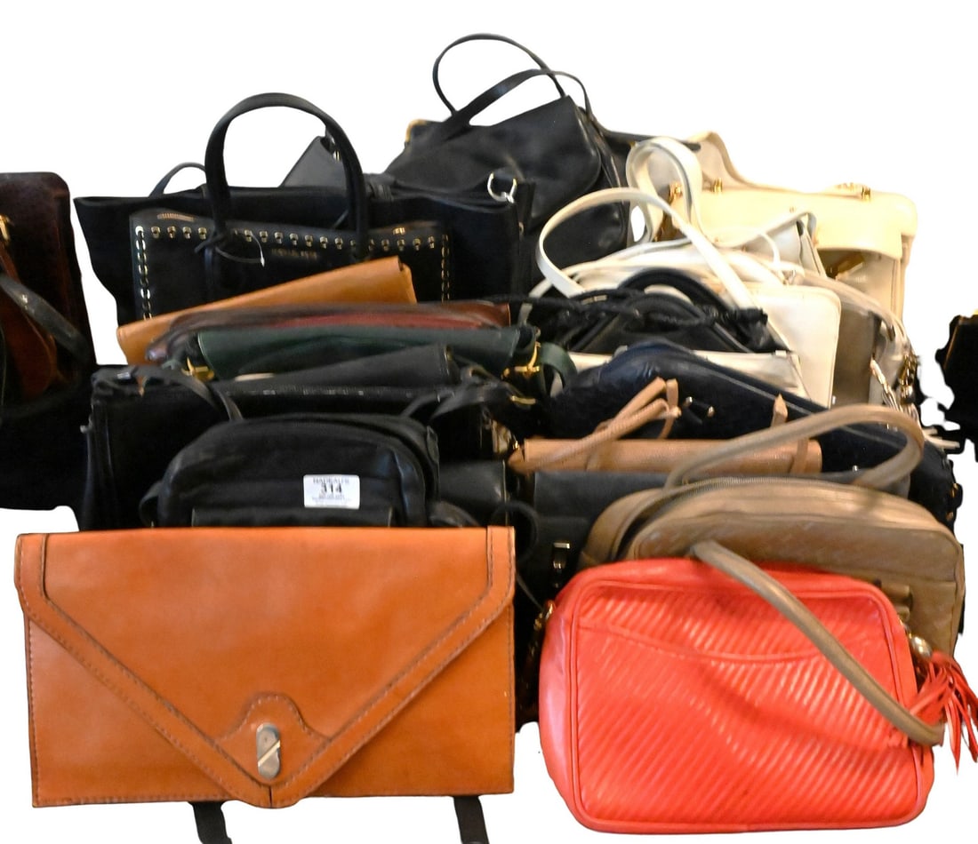Approximately 20 Women's Leather Purses / Handbags: Approximately 20 Women's Leather Purses / Handbags all having either genuine or faux alligator / crocodile leather, brands such as: Jay Herbert, Saks Fifth Ave, Brahmin, a hand made Cuban alligator