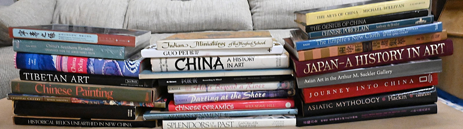 Approximately 28 Coffee Table and Reference Books: Approximately 28 Coffee Table and Reference Books all to do with Asian culture