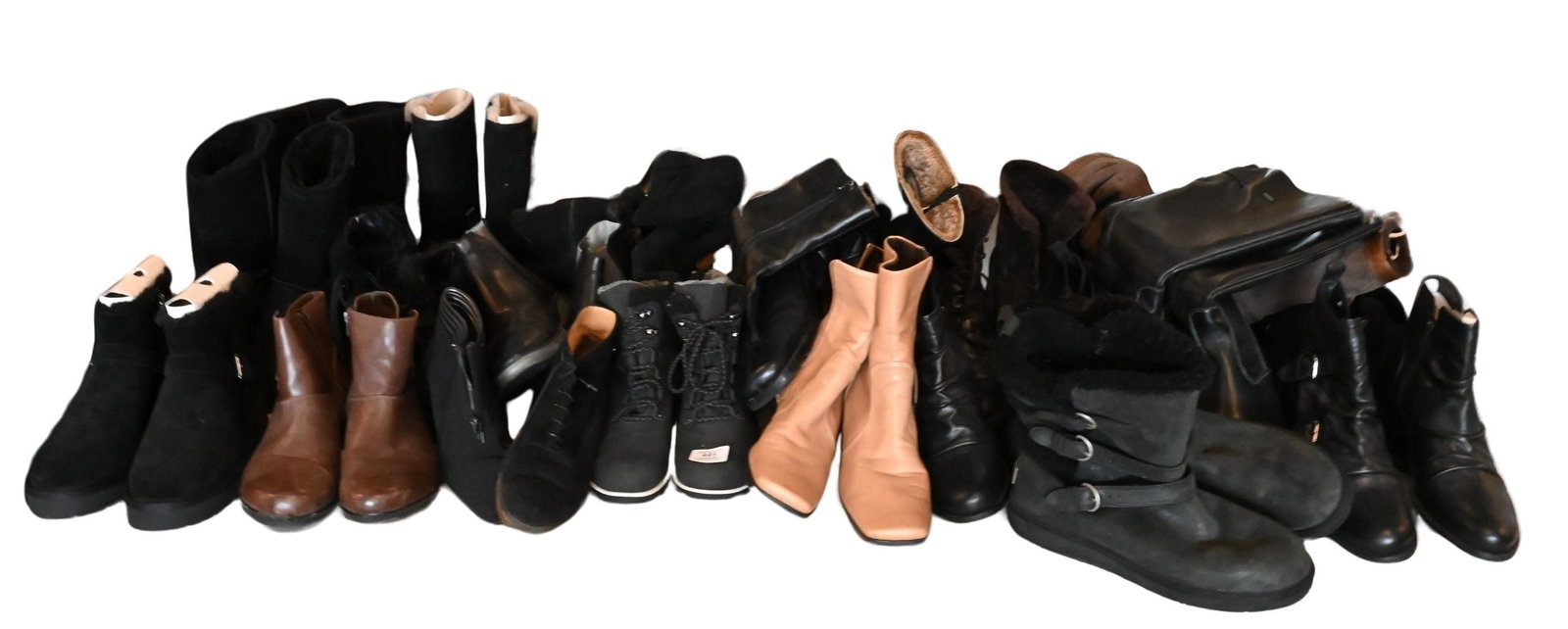 Approximately 14 Pairs of Womens Boots (1 of 7)