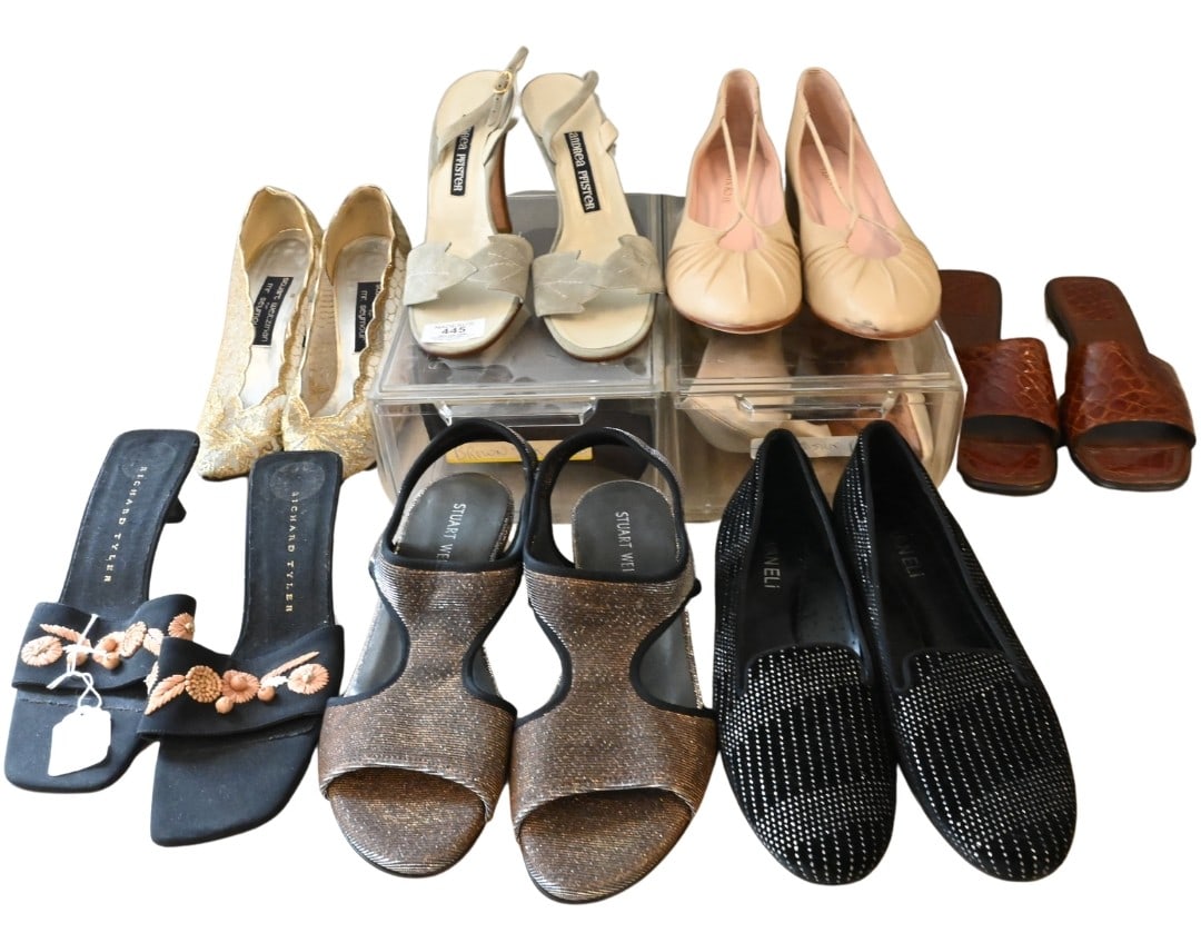 9 Pairs of Women's Shoes: 9 Pairs of Women's Shoes to include Pair of Andrea Pfister Women's Heels green/gray leather having leaf accents, size 8 Two Pairs of Women's Shoes to include Cole Haan and Richard Tyler, size 8 Two