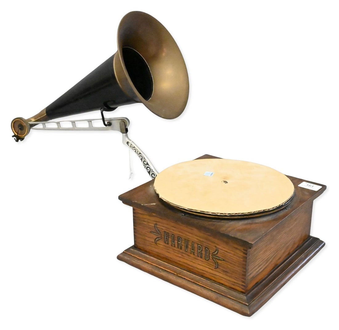Harvard Disc Phonograph: Harvard Disc Phonograph overall length 30 inches, horn diameter 9 1/4 inches