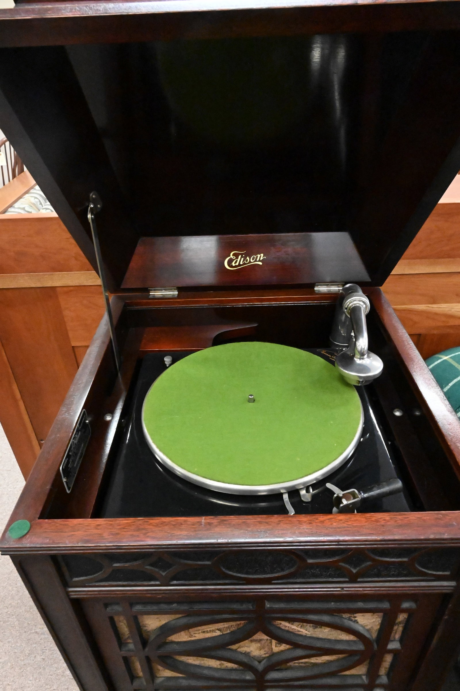 Edison Disc Phonograph Model C150 - 3