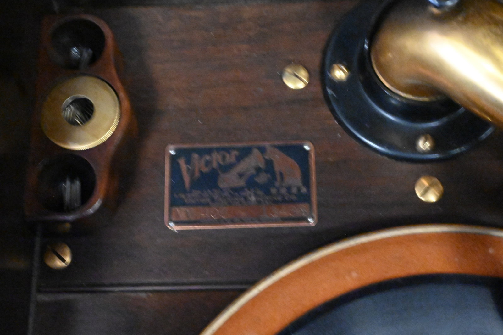 Victor Victrola Talking Machine VV-405 Console - 5