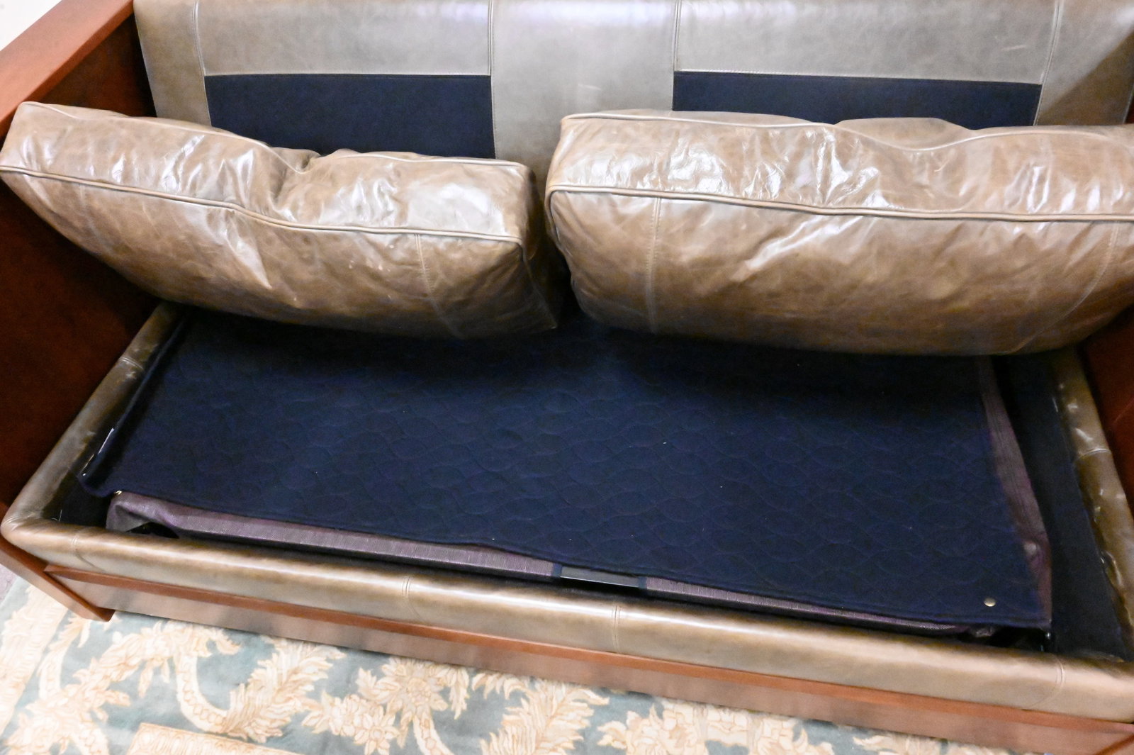 Stickley Mission Style Cherry Prairie Sleeper Sofa - 4