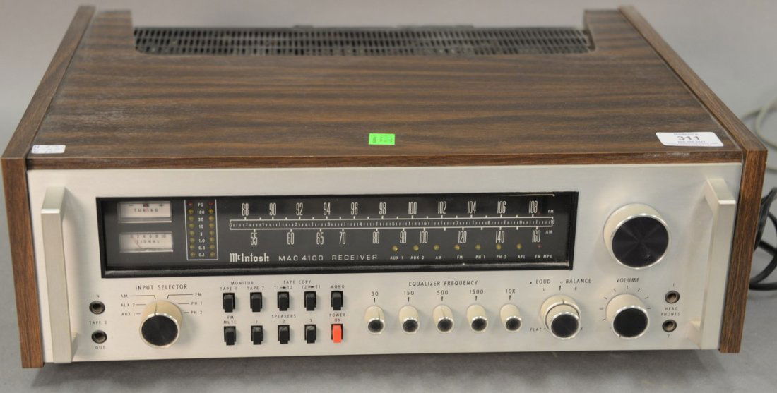 McIntosh Mac 4100 receiver. (1 of 3)