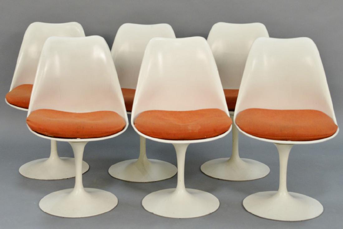 Eero Saarinen Knoll International set of six tulip: Eero Saarinen Knoll International set of six tulip chaises having enameled aluminum base and vinyl seats.