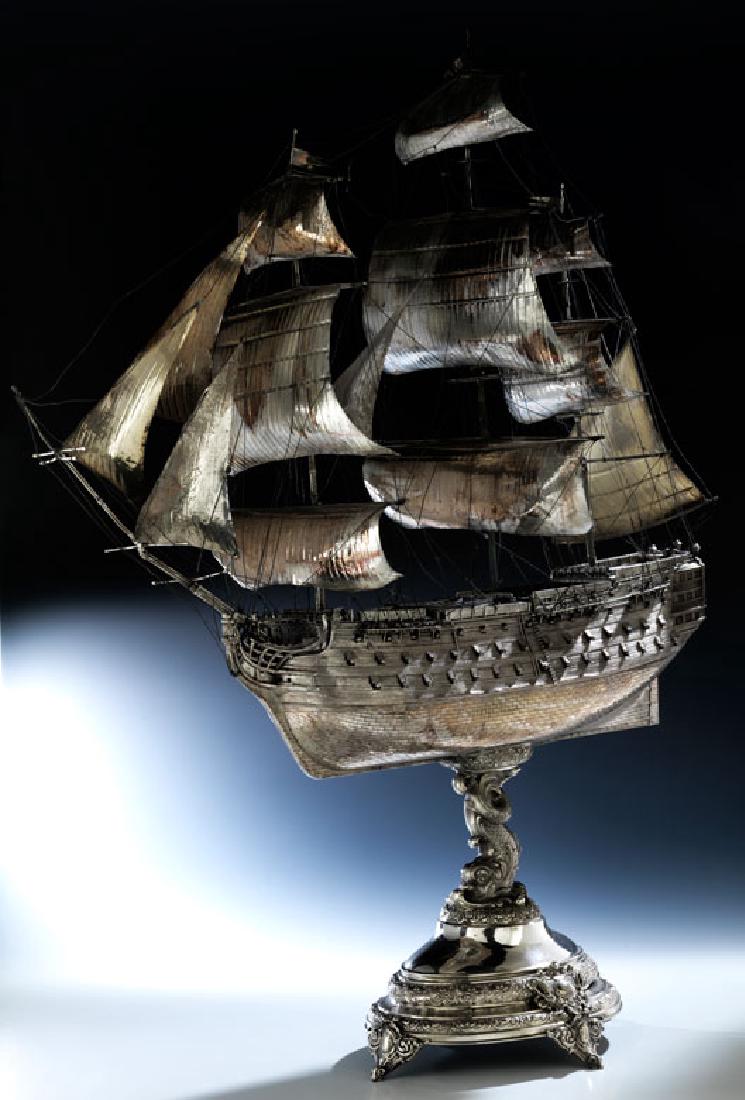 Großer Tafelaufsatz als Silberschiff (1 of 1)