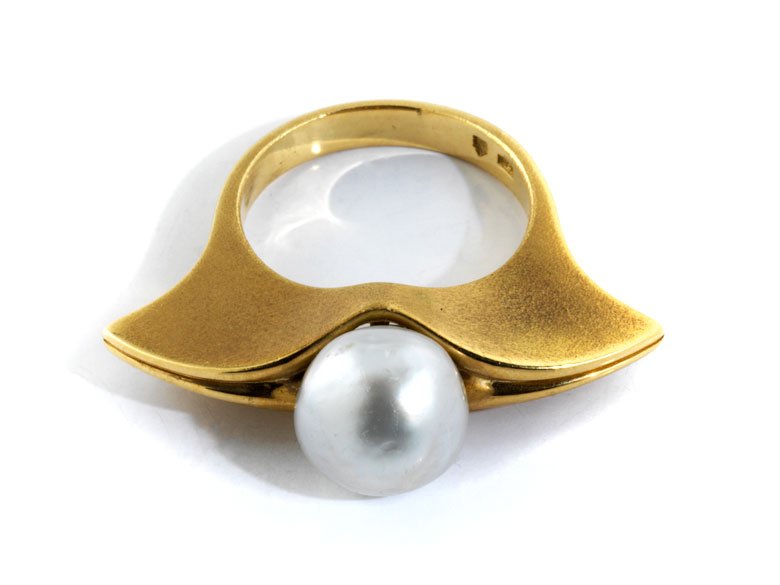 Designer-Perlring (1 of 1)