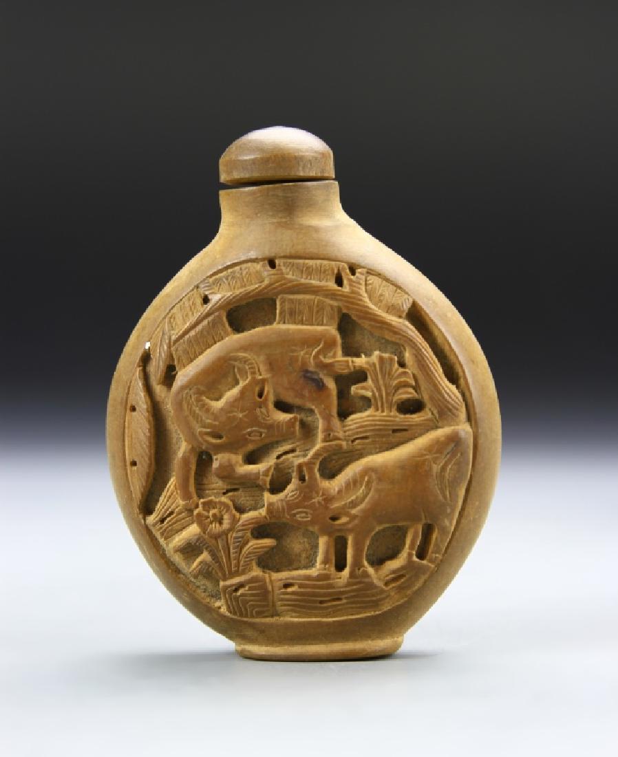 Chinese Wood Snuff Bottle (1 of 4)