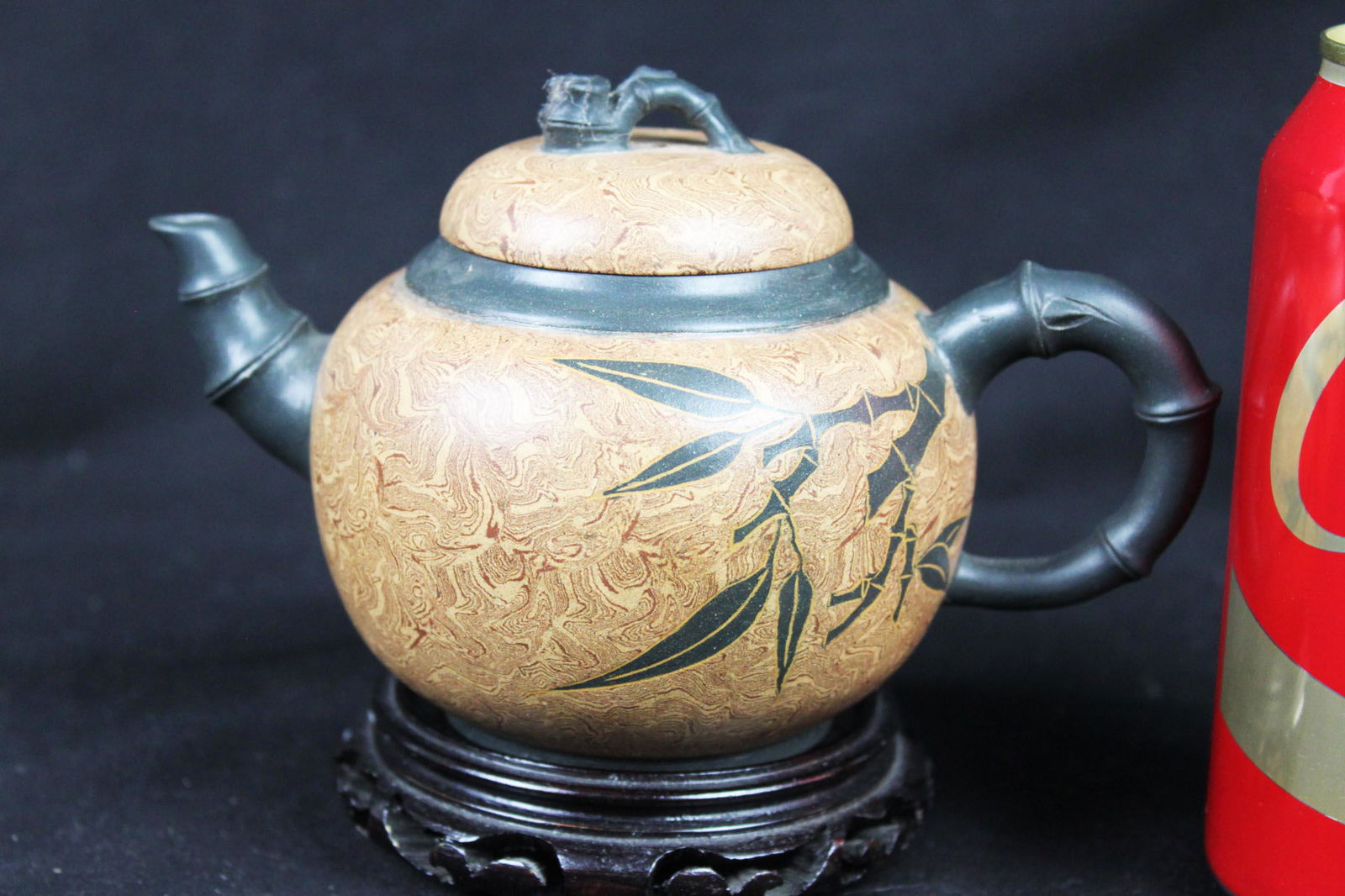 Chinese YiXing Zisha Tea Pot: 6''x3.5''x3.5''