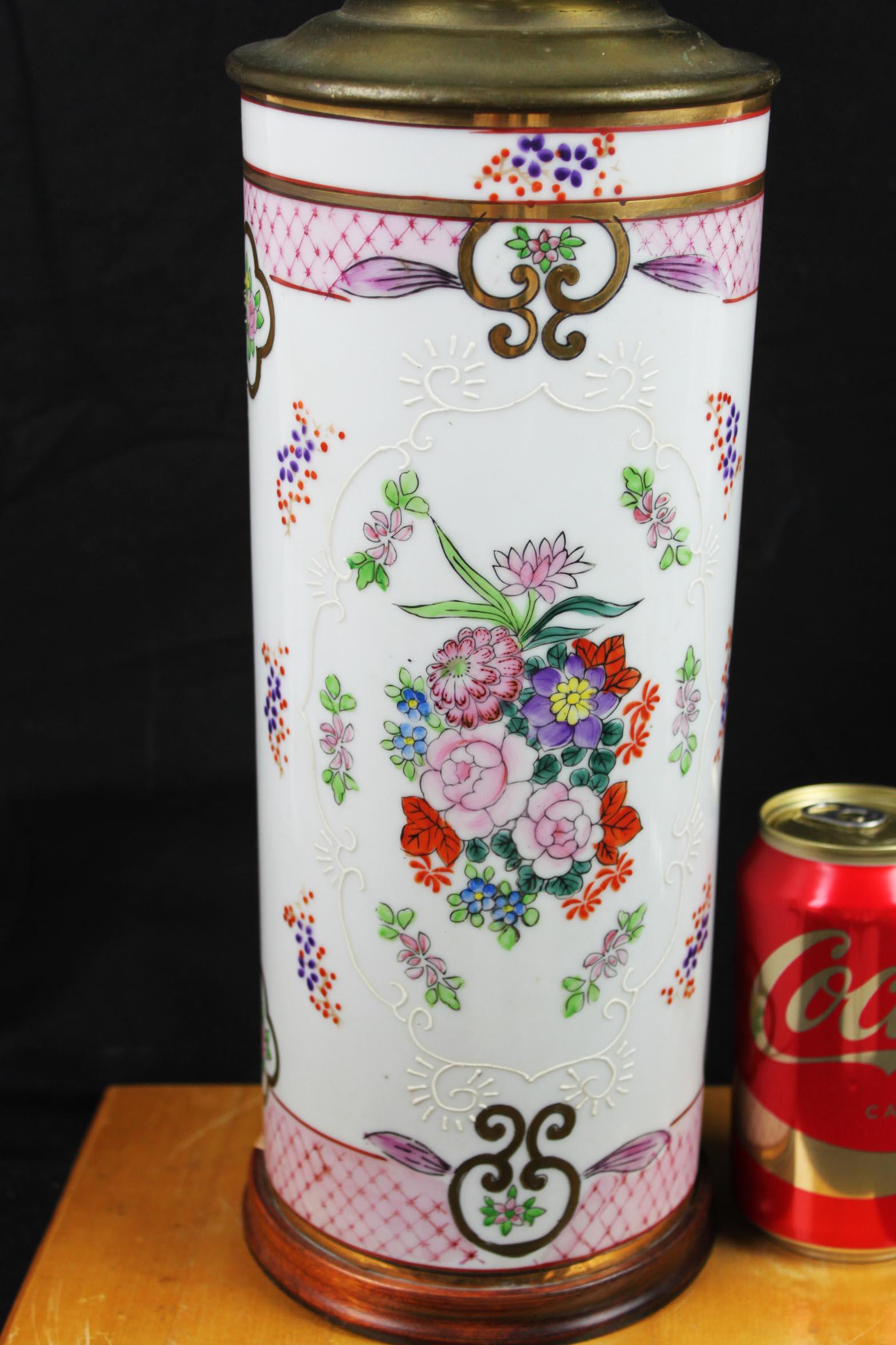 Antique Chinese Porcelain Vase Lamp: 5.5''x13''