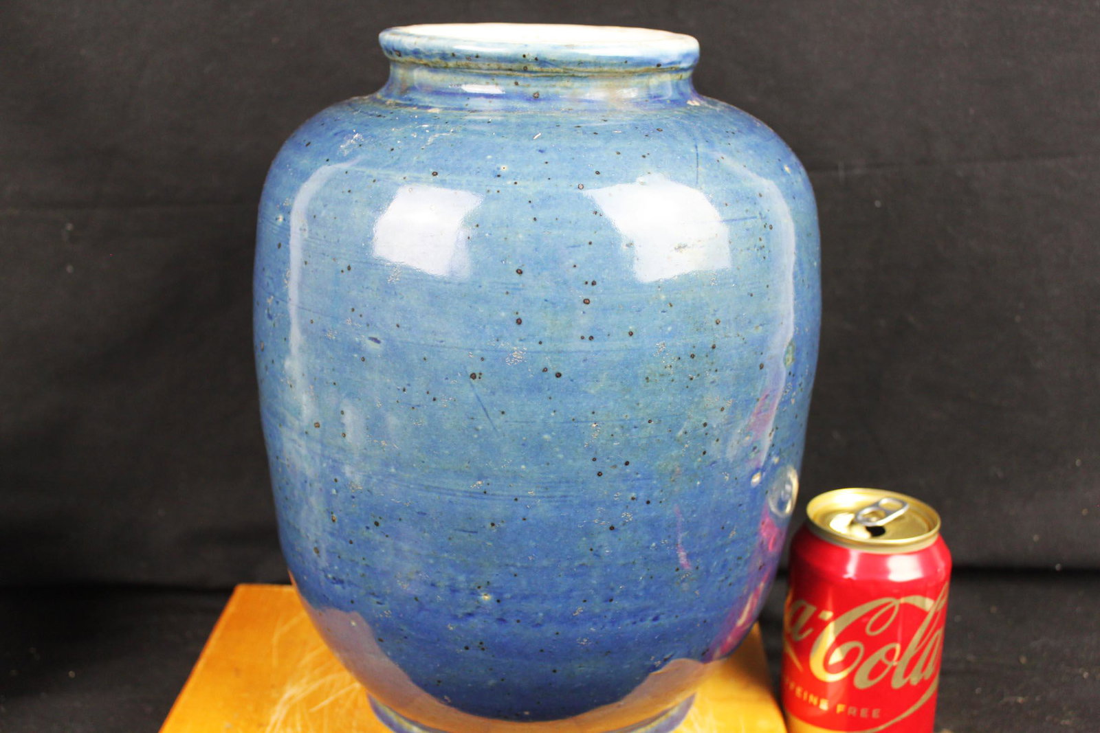 Antique Blue Chinese Porcelain Jar: 10.5''x8''