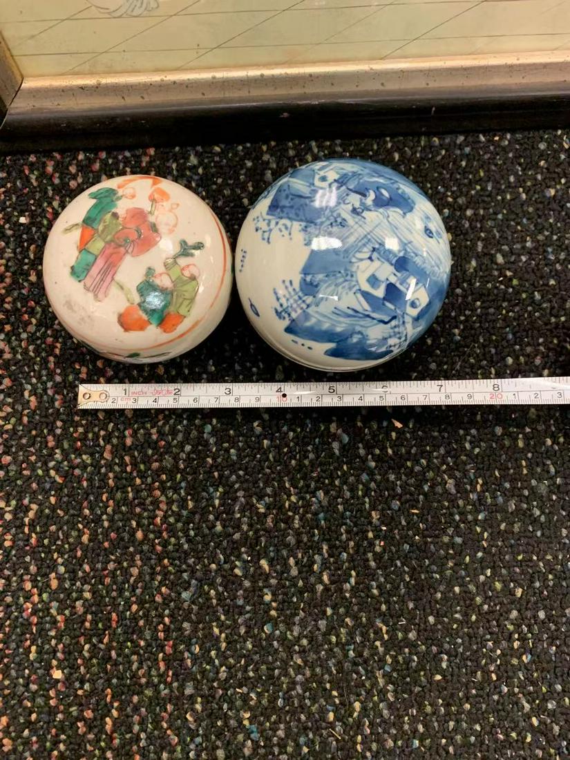 Antique Two Chinese Porcelain Items (1 of 8)
